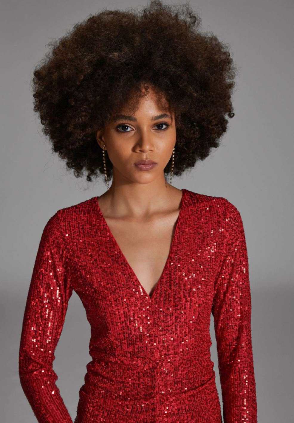 Abendkleid aus elastischem Paillettenstoff