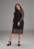 Midi Kleid aus feiner Spitze mit Transparenz und seitlicher Drapierung