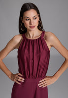 Jumpsuit mit amerikanischem Ausschnitt aus Material Mix