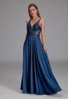 Langes Chiffon-Abendkleid mit Stickerei midnight blue