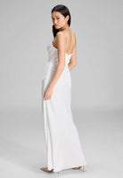 Satinkleid mit Drapierung und Beinschlitz