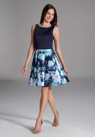 Cocktailkleid mit Rock aus bedrucktem Twill