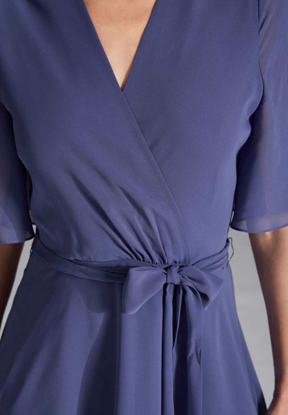 Chiffon Kleid in Wickel Optik mit Vokuhila Saum