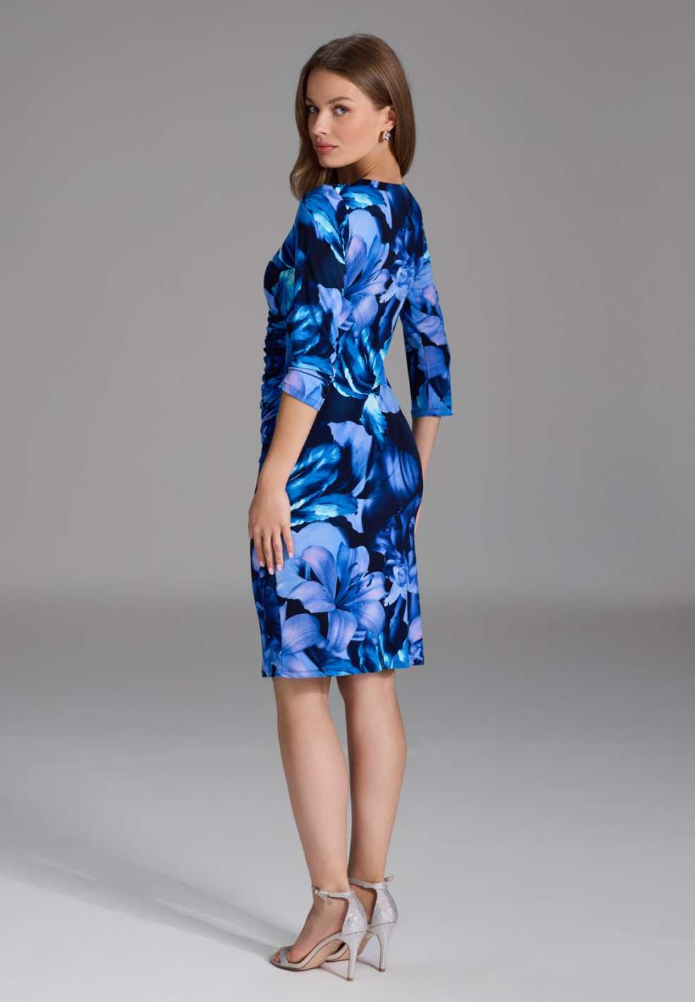 Wickelkleid aus floral bedrucktem Jersey