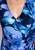 Wickelkleid aus floral bedrucktem Jersey