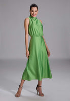 Midi Kleid aus nachhaltigem Satin mit Drapierung am Kragen