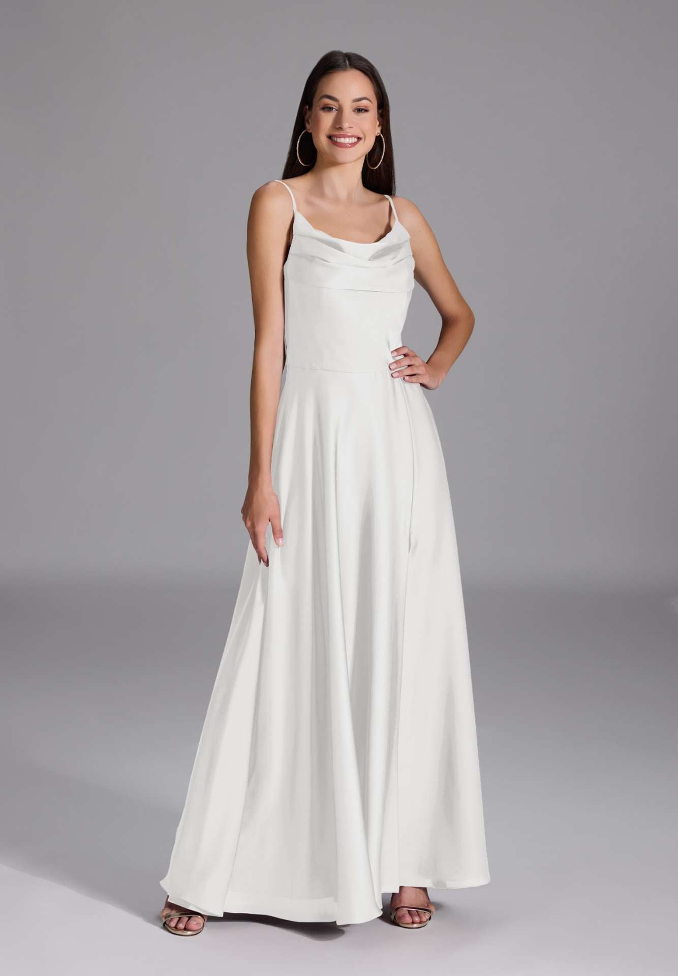 Abendkleid aus nachhaltigem Satin mit Wasserfall-Ausschnitt und Beinschlitz ivory
