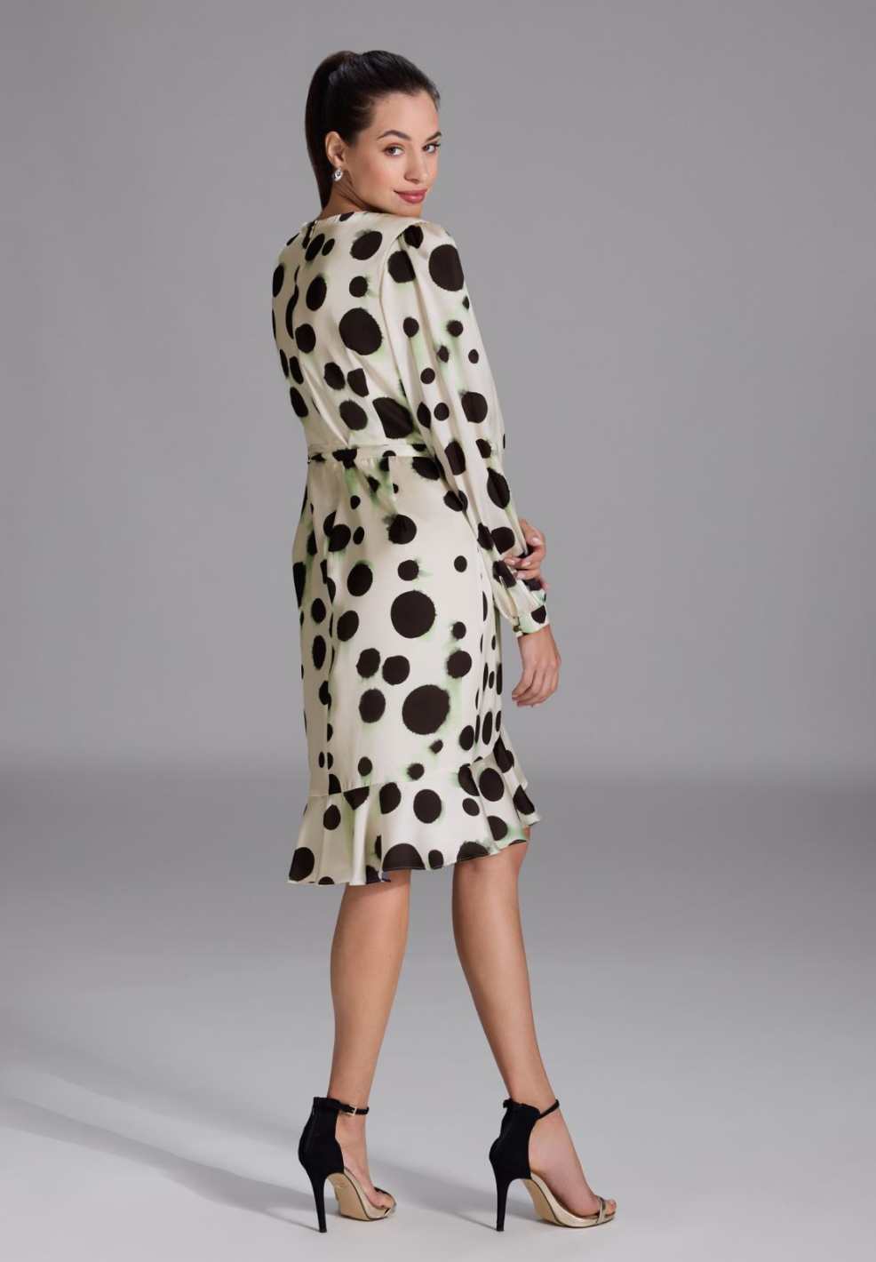 Cocktail Kleid mit Volant Saum aus Satin mit Tupfen Druck