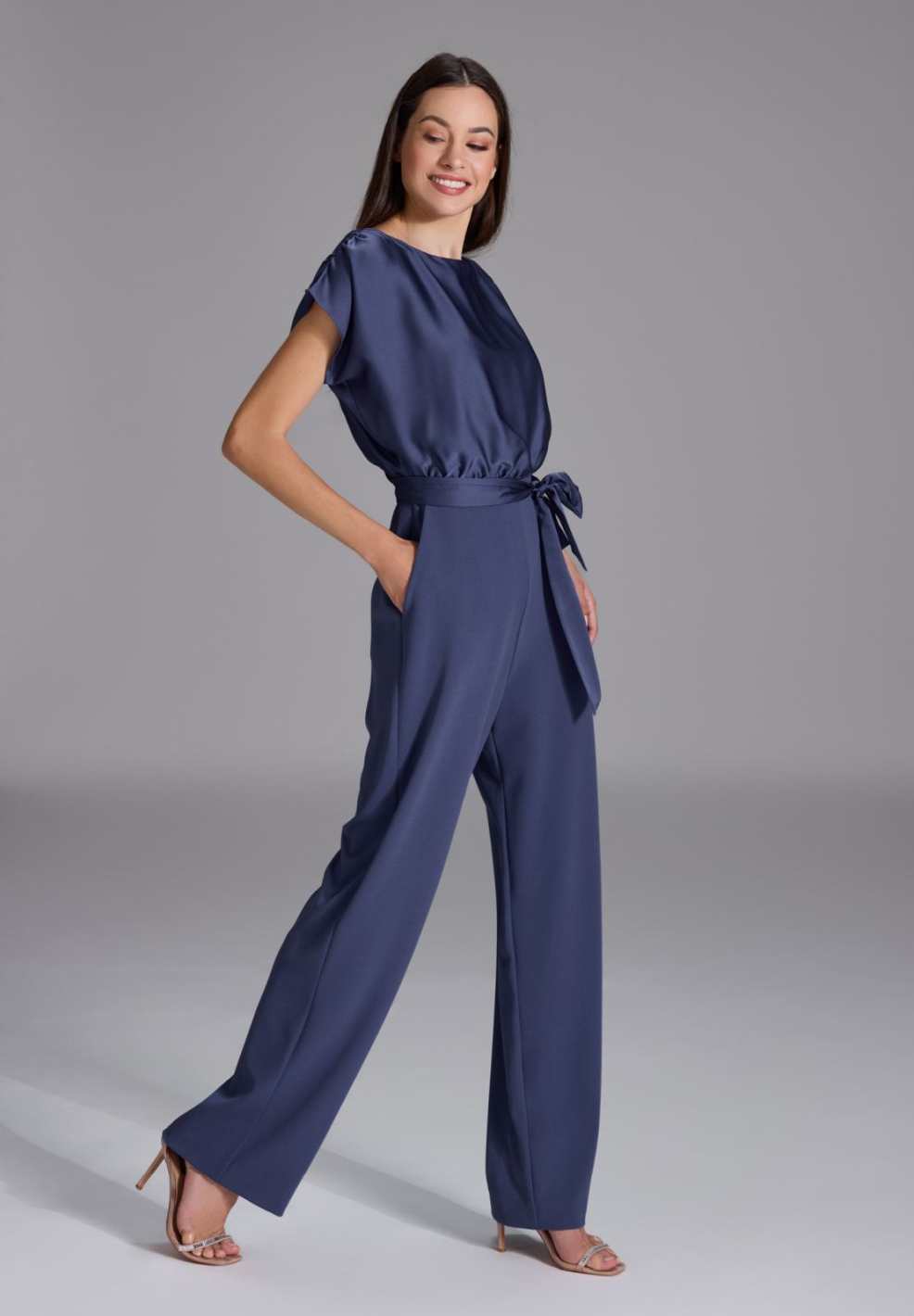 Jumpsuit mit geradem Beinschnitt