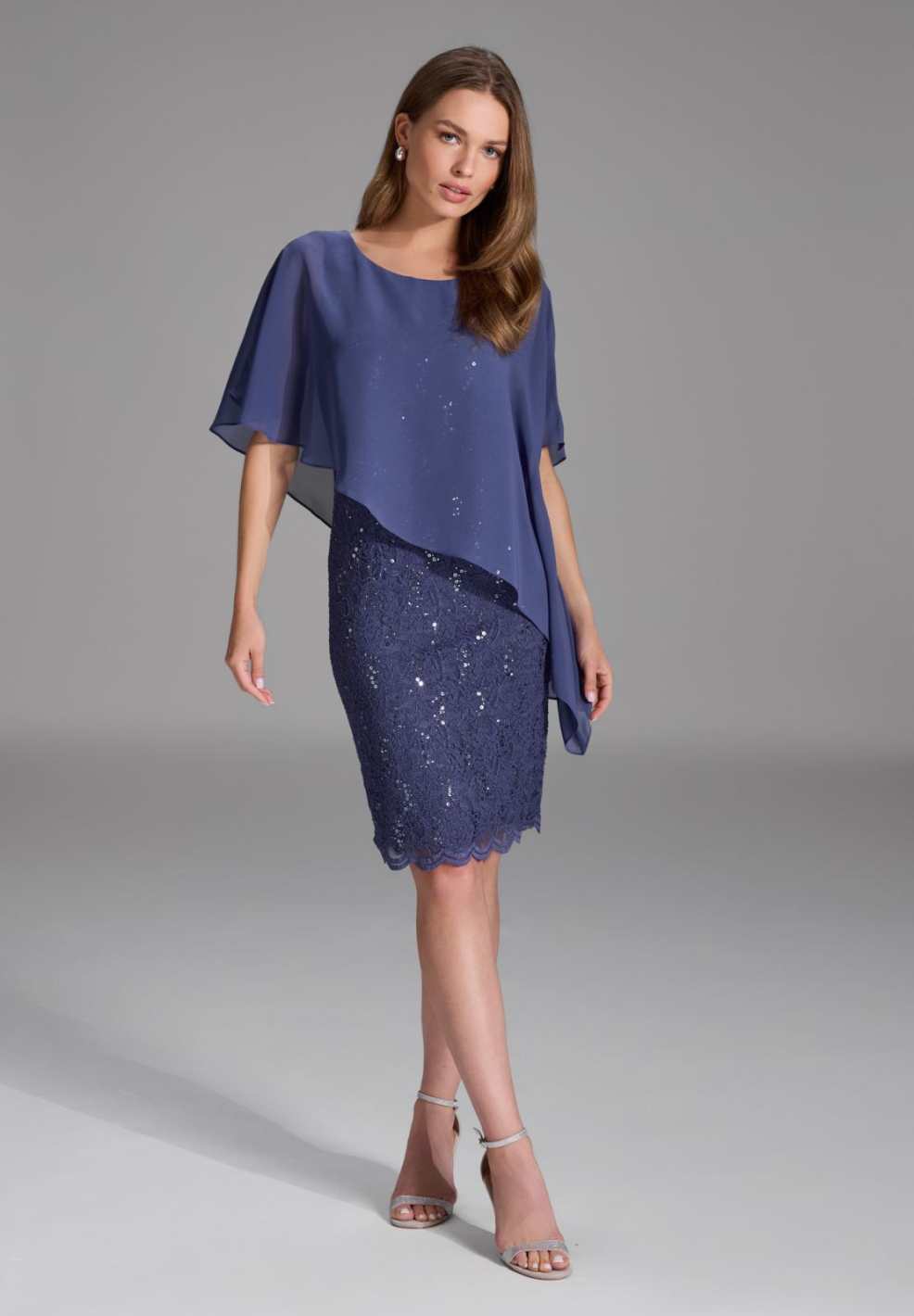 Pailletten-Kleid mit asymmetrischem Chiffon-Überwurf future blue