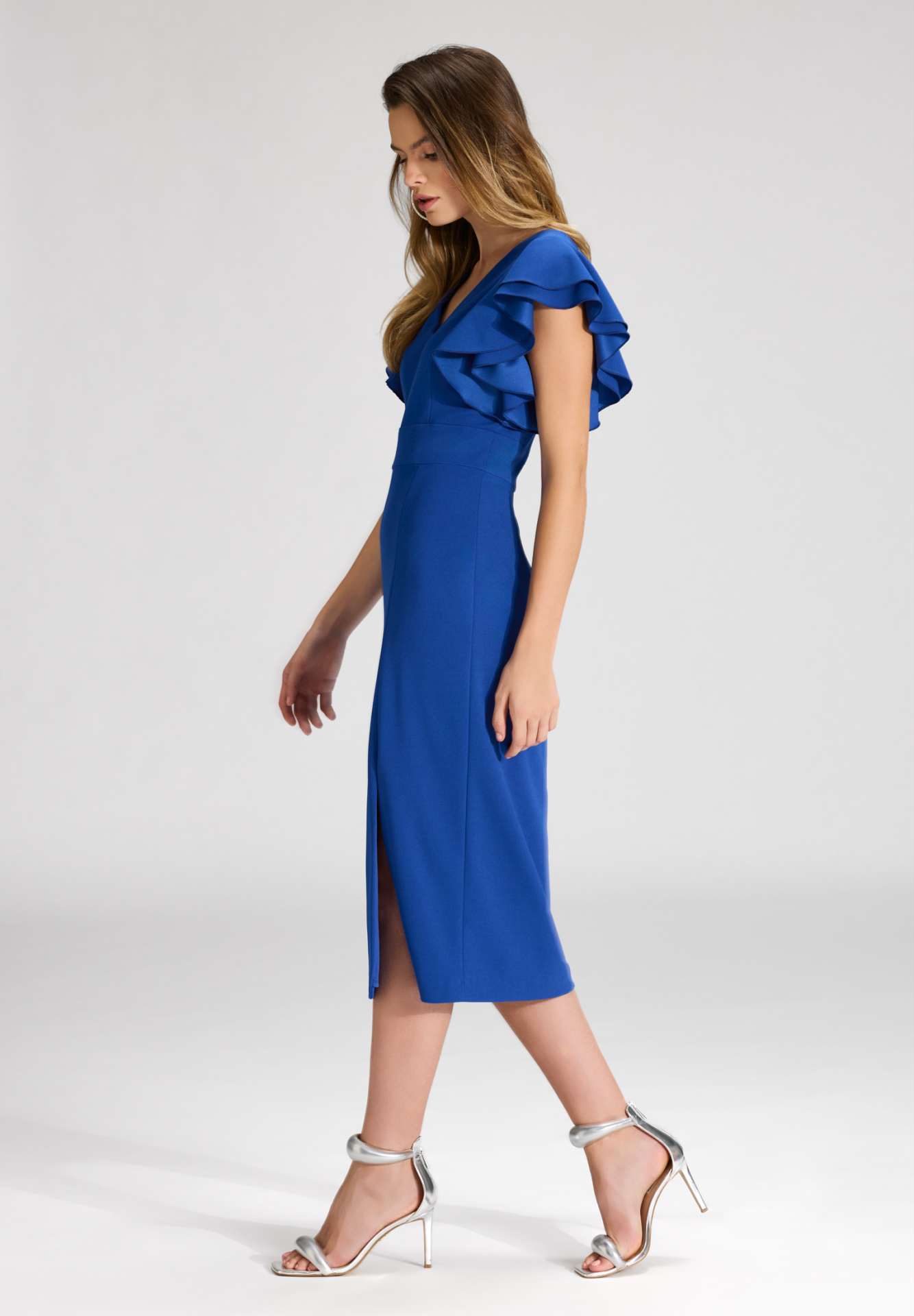 Etuikleid aus Crepe Jersey mit Volant Ärmeln