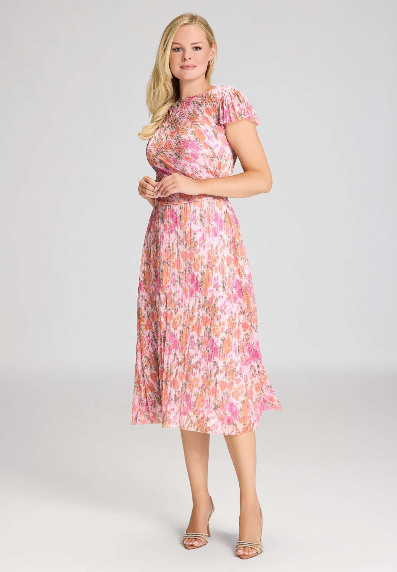 Midi Kleid aus bedrucktem Plissee Jersey mit kurzen Ärmeln