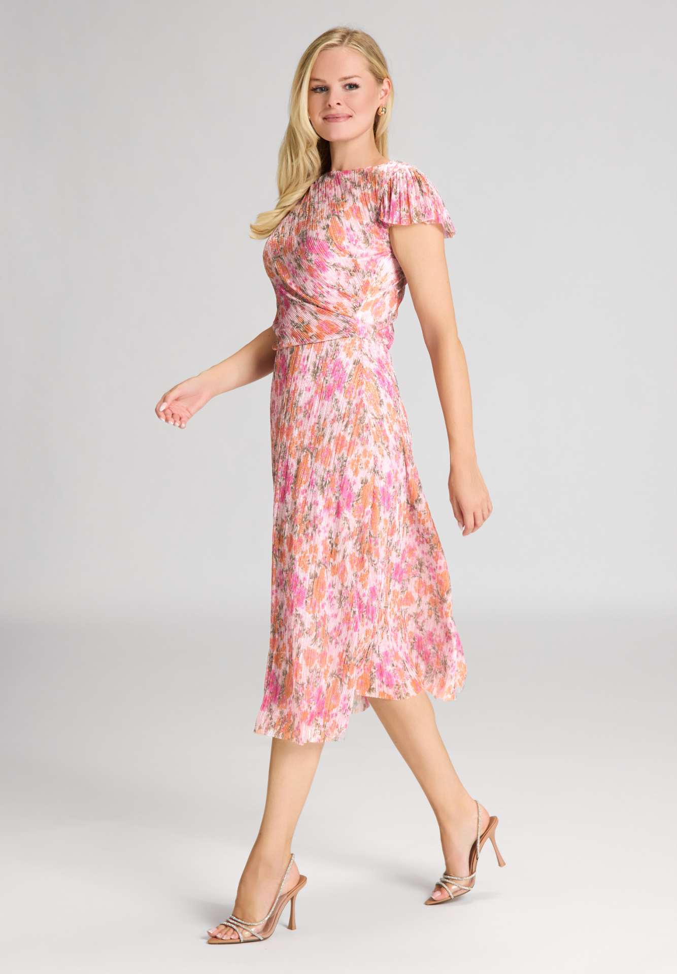 Midi Kleid aus bedrucktem Plissee Jersey mit kurzen Ärmeln