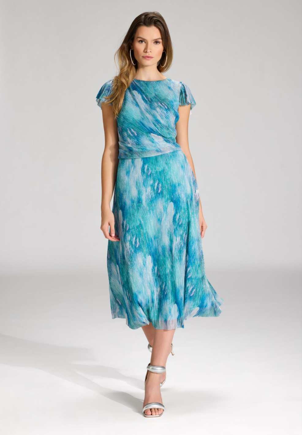 Midi Kleid aus bedrucktem Plissee Jersey mit kurzen Ärmeln cruise blue multi