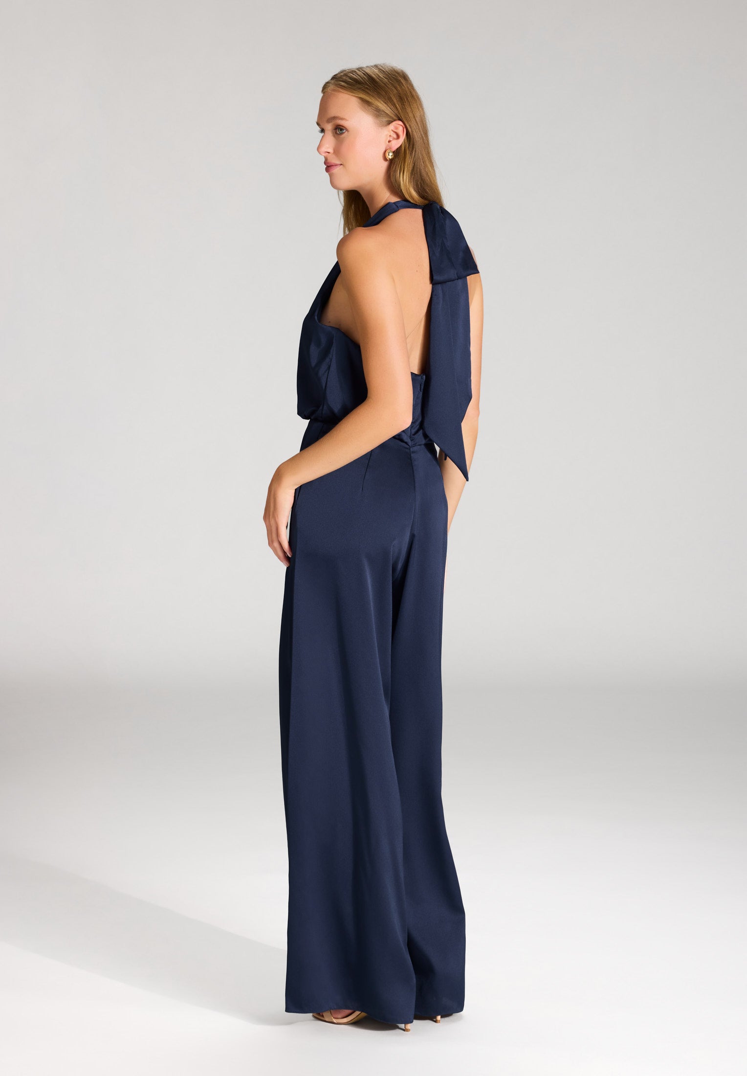 Jumpsuit mit weitem Hosenbein