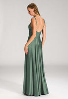 Satinkleid mit drapiertem Top und bestickten Trägern