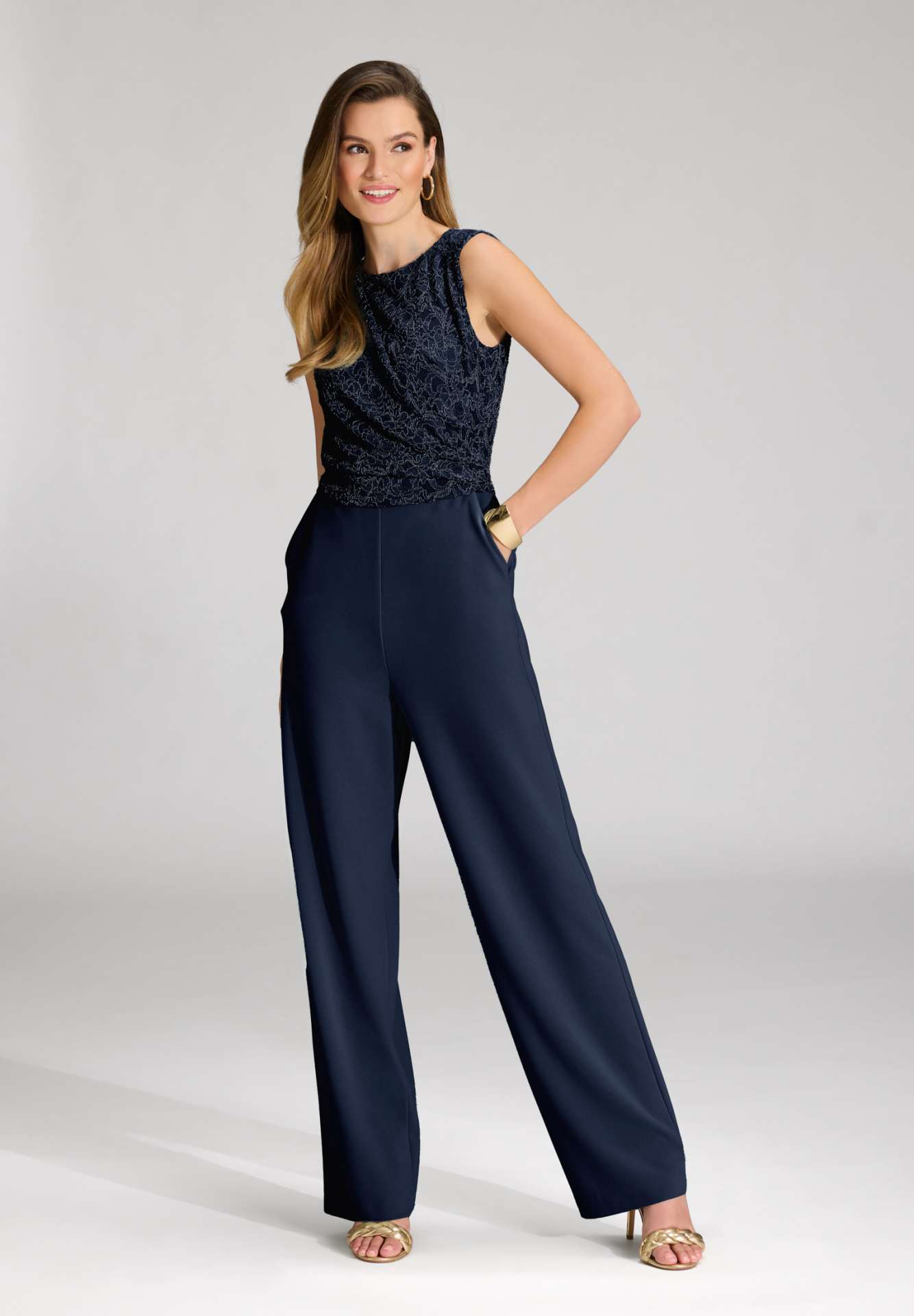 Jumpsuit aus Material-Mix mit Drapierung navy