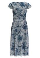 Midi Kleid aus bedrucktem Plissee Jersey mit kurzen Ärmeln