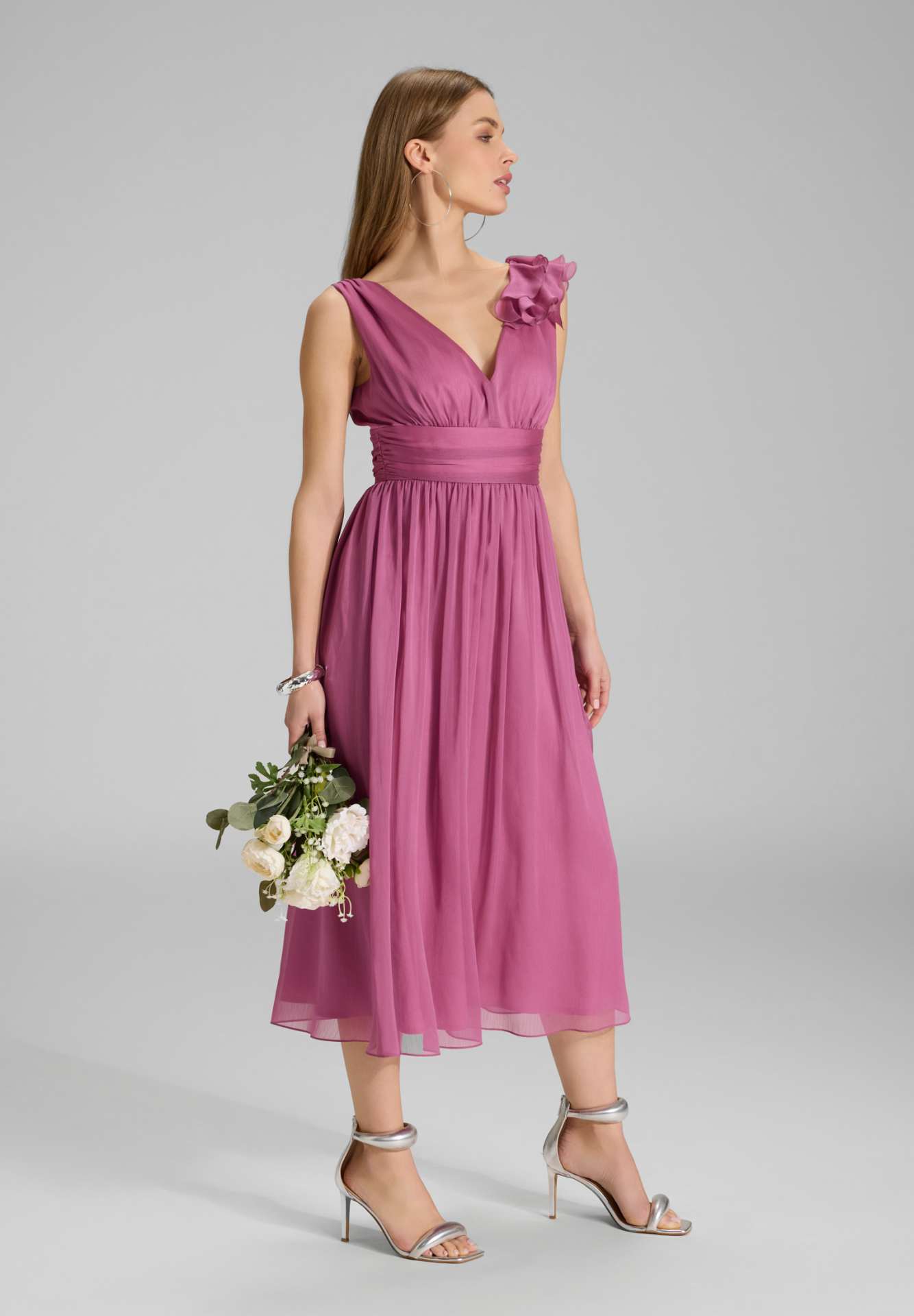 Cocktailkleid aus Crinkle Chiffon mit Volant Detail an der Schulter