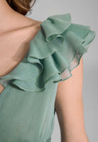 Cocktailkleid aus Crinkle Chiffon mit Volant Detail an der Schulter