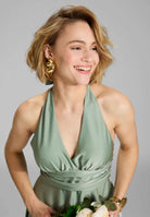 Neckholder Kleid aus Satin