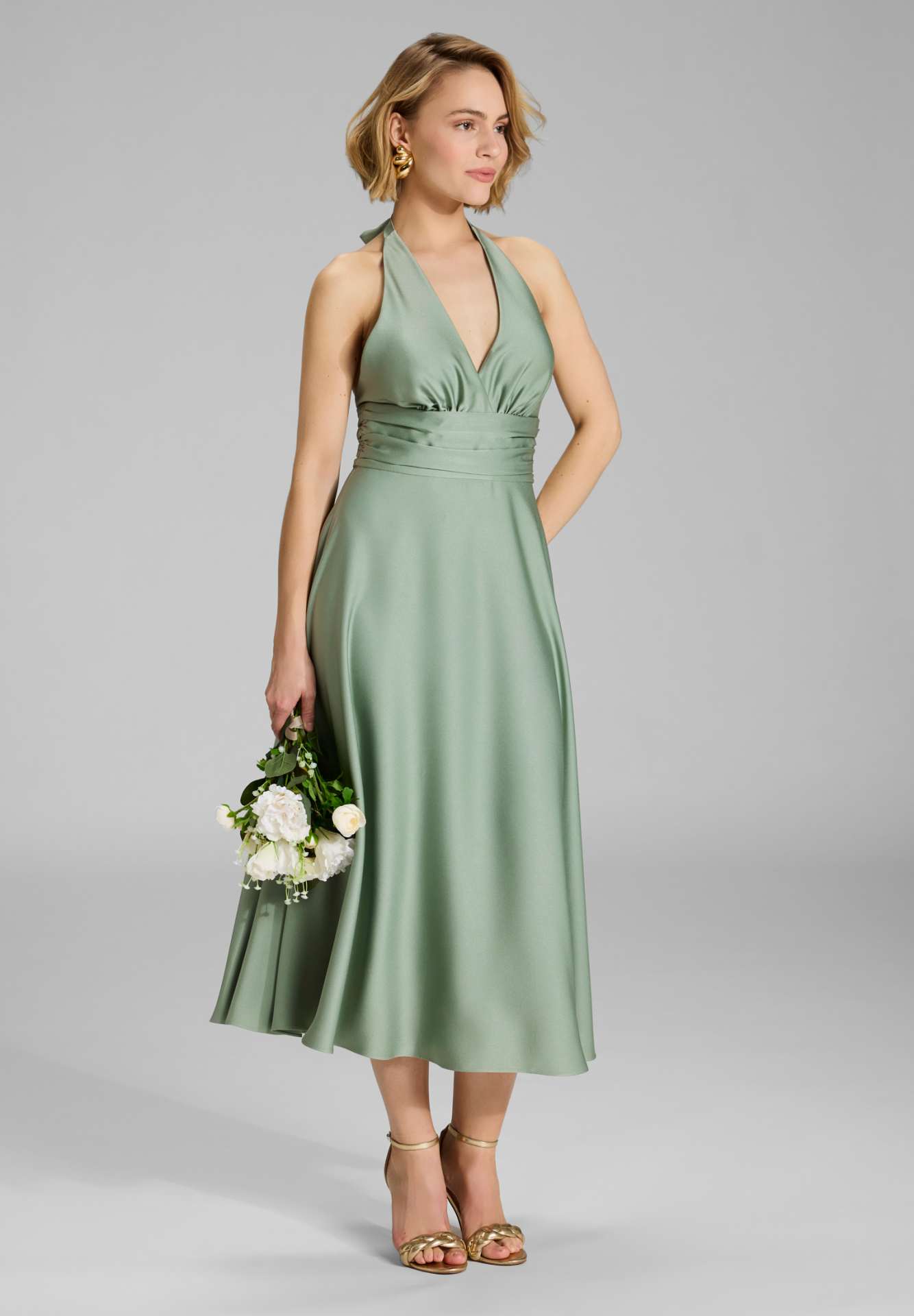 Neckholder Kleid aus Satin