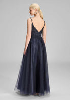 Ausgestelltes Tüllkleid mit Stickerei