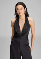 Neckholder Jumpsuit aus Satin
