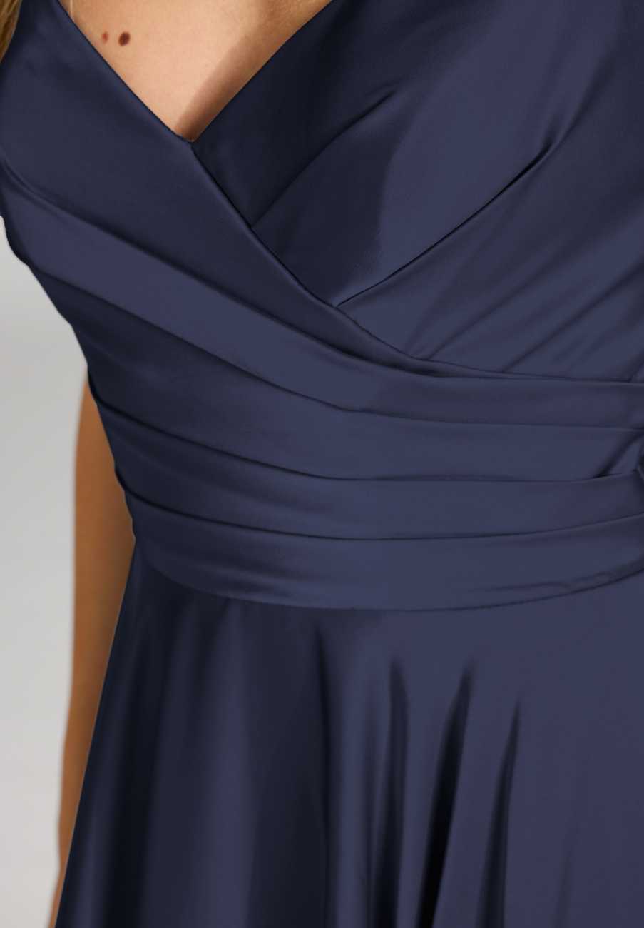 Satinkleid mit Schnürung am Rücken