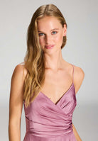 Satinkleid mit Schnürung am Rücken