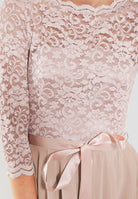 Cocktailkleid aus Spitze und Chiffon