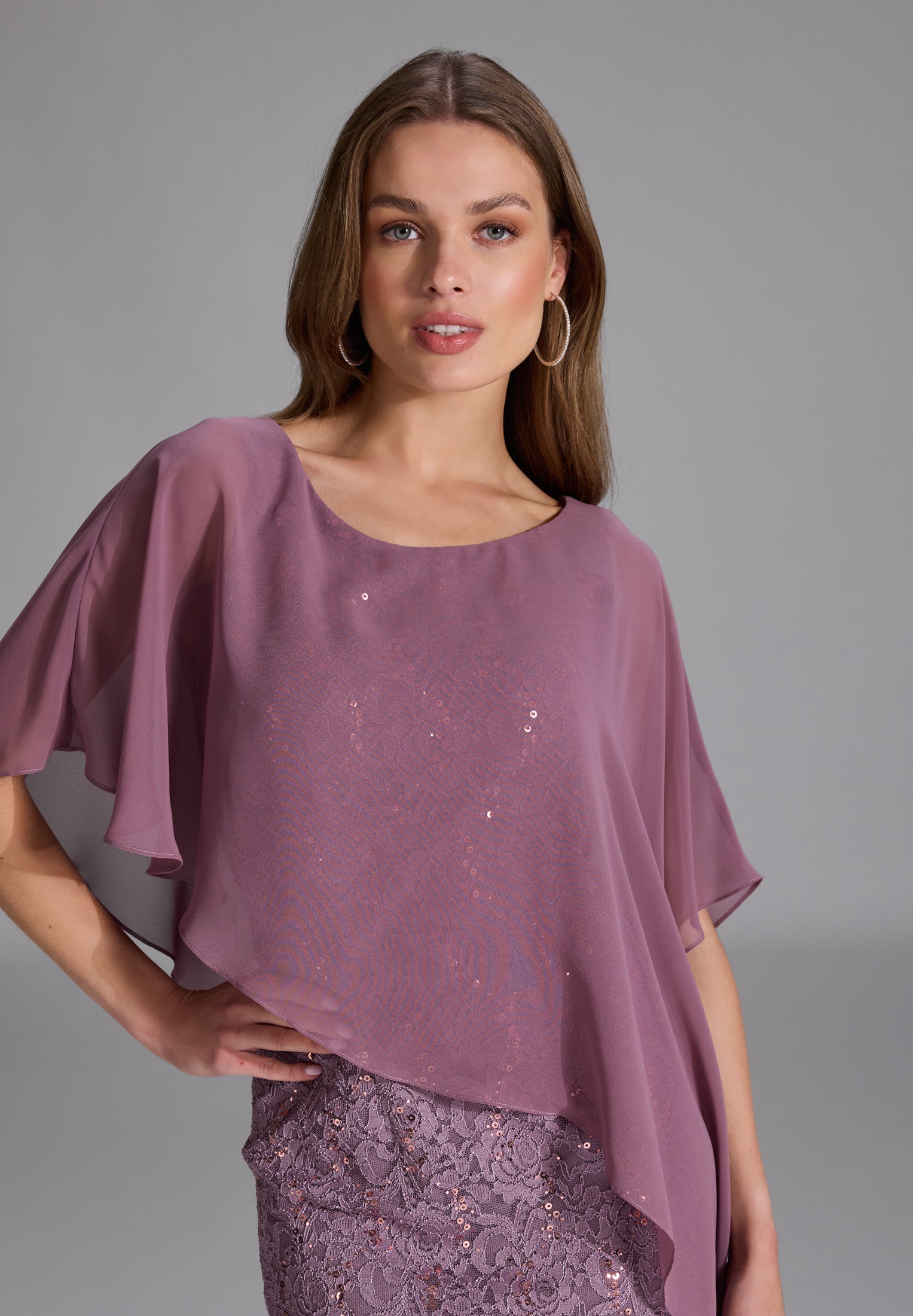 Cocktailkleid mit Überwurf