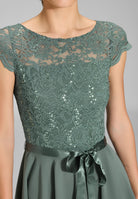 Cocktailkleid mit Spitzenoberteil und Chiffon Rock