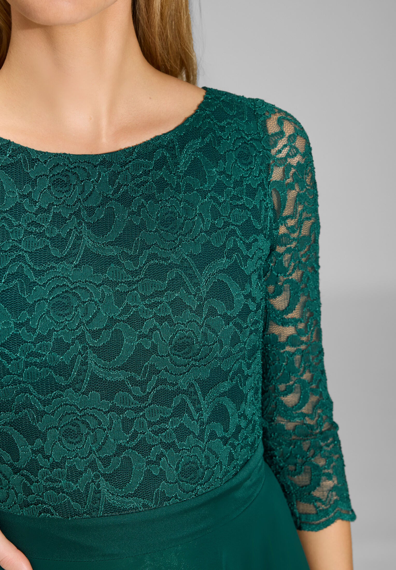 Abendkleid Midi mit Oberteil aus floraler Spitze und Chiffon Rock