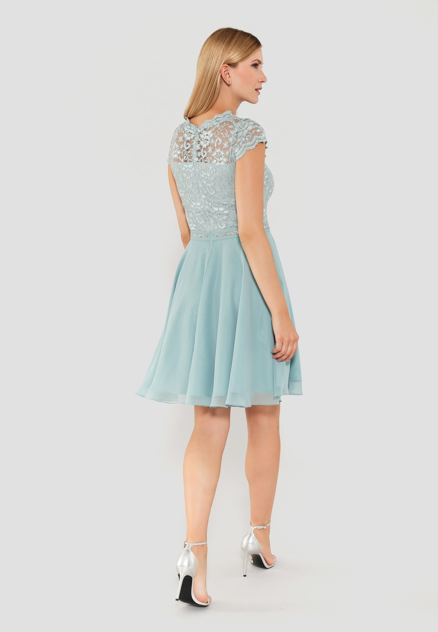 Cocktailkleid mit elastischem Spitzentop