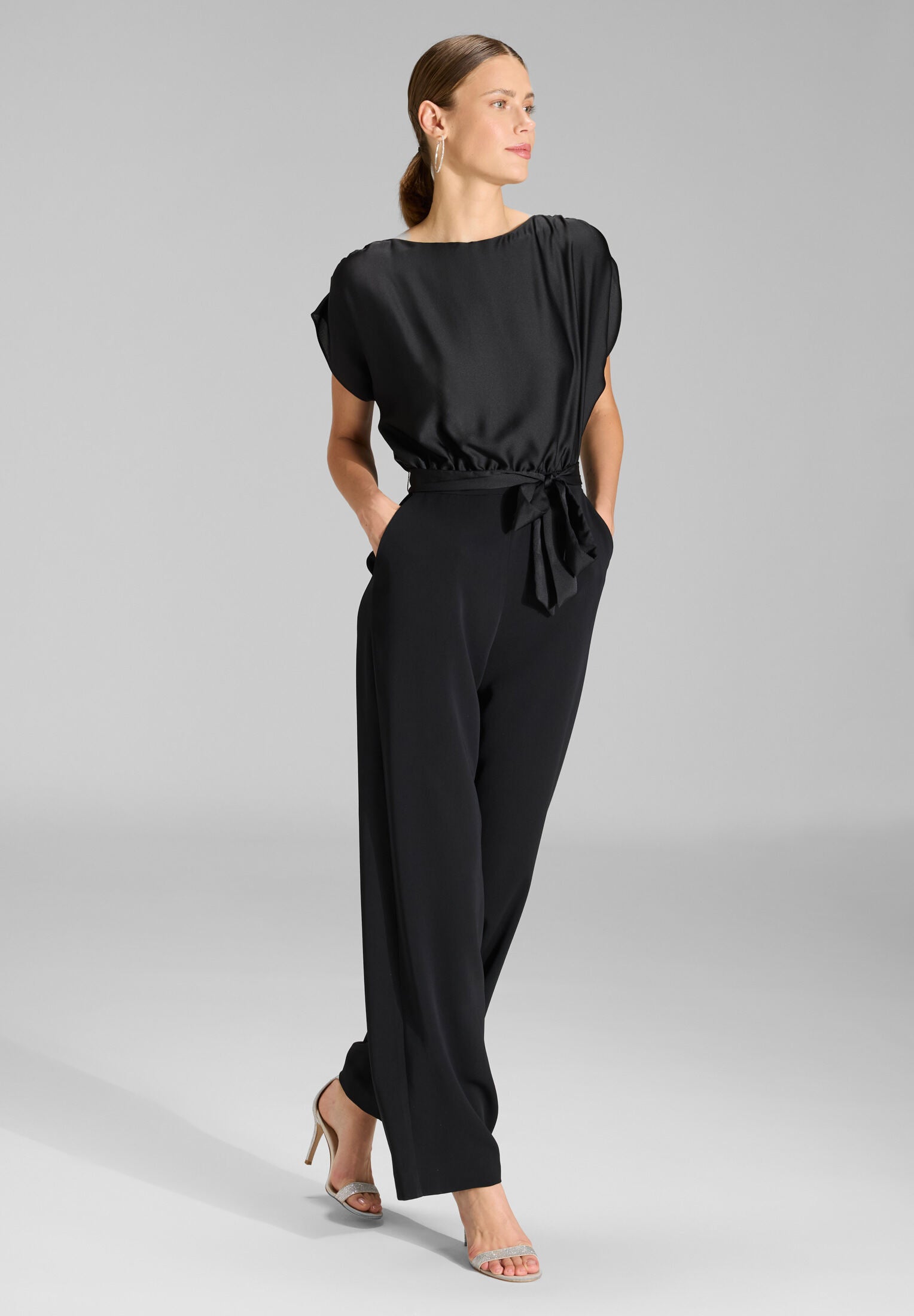 Jumpsuit aus Material-Mix