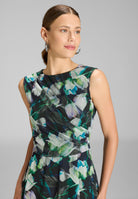 Kleid aus bedrucktem Mesh