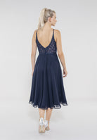 Cocktailkleid aus Materialmix