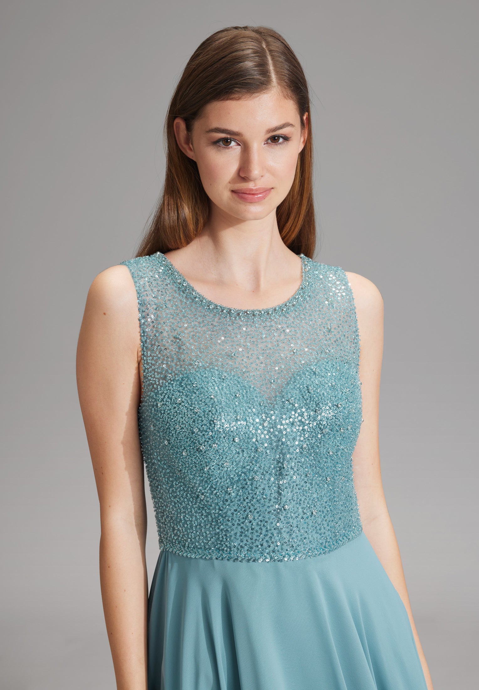 Abendkleid aus Material-Mix