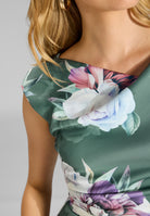 Cocktailkleid aus bedrucktem Scuba