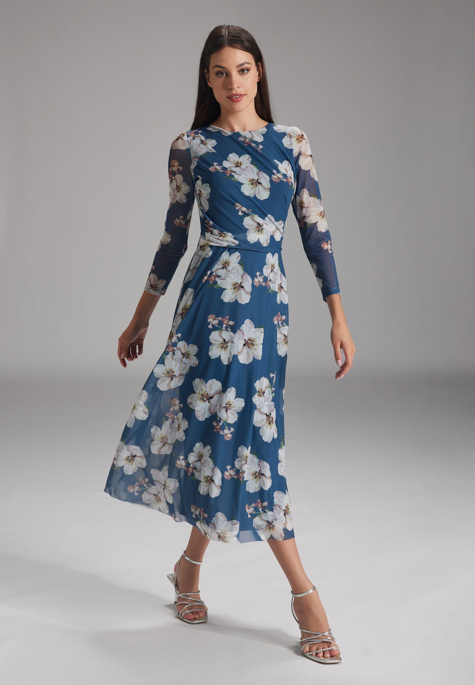 Midilanges Meshkleid mit 3/4-Arm