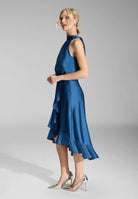 Cocktailkleid aus nachhaltigem Satin mit Volant am Saum