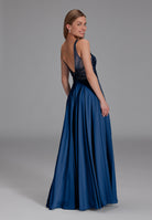 Langes Chiffon-Abendkleid mit Stickerei