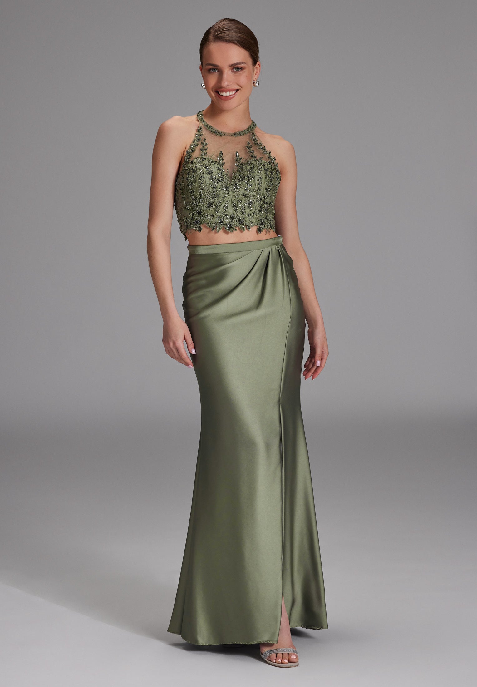 Two-piece Kleid mit langen Satinrock