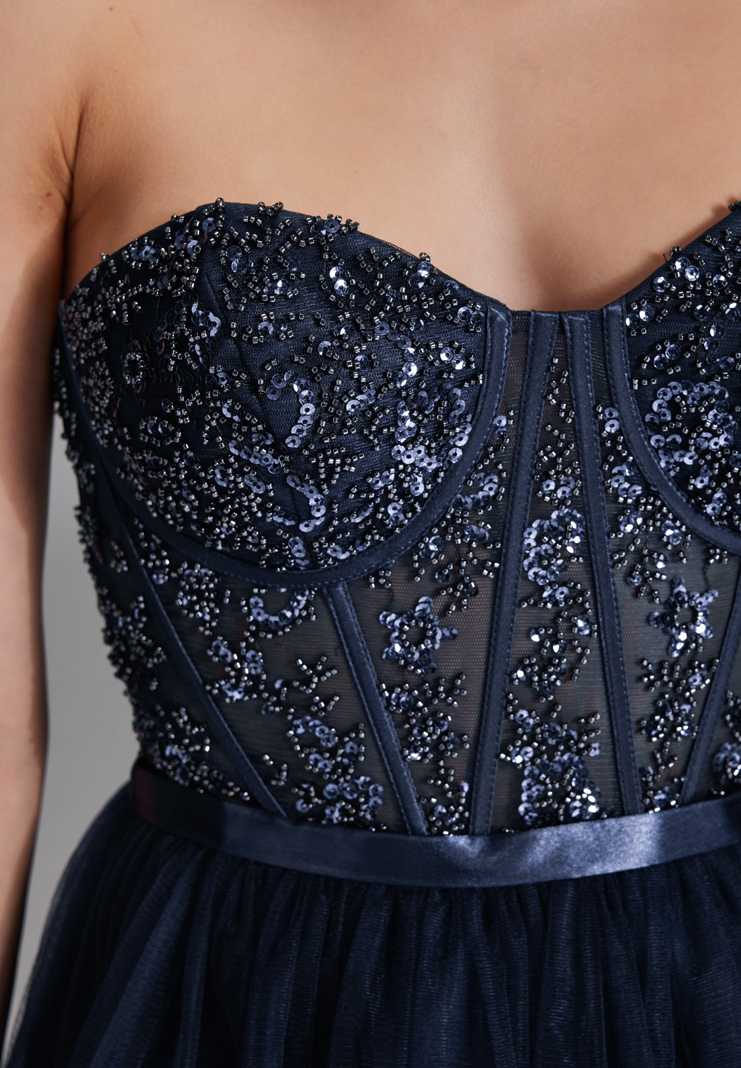 Vokuhila-Kleid mit Corsagentop