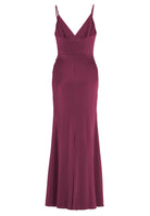 Figurbetontes Satinkleid mit Raffungen