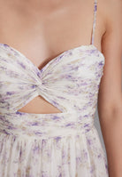 Fließendes Printkleid mit Cut-Out Detail