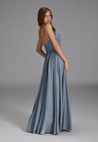 Schimmerndes Abendkleid mit Drapierung