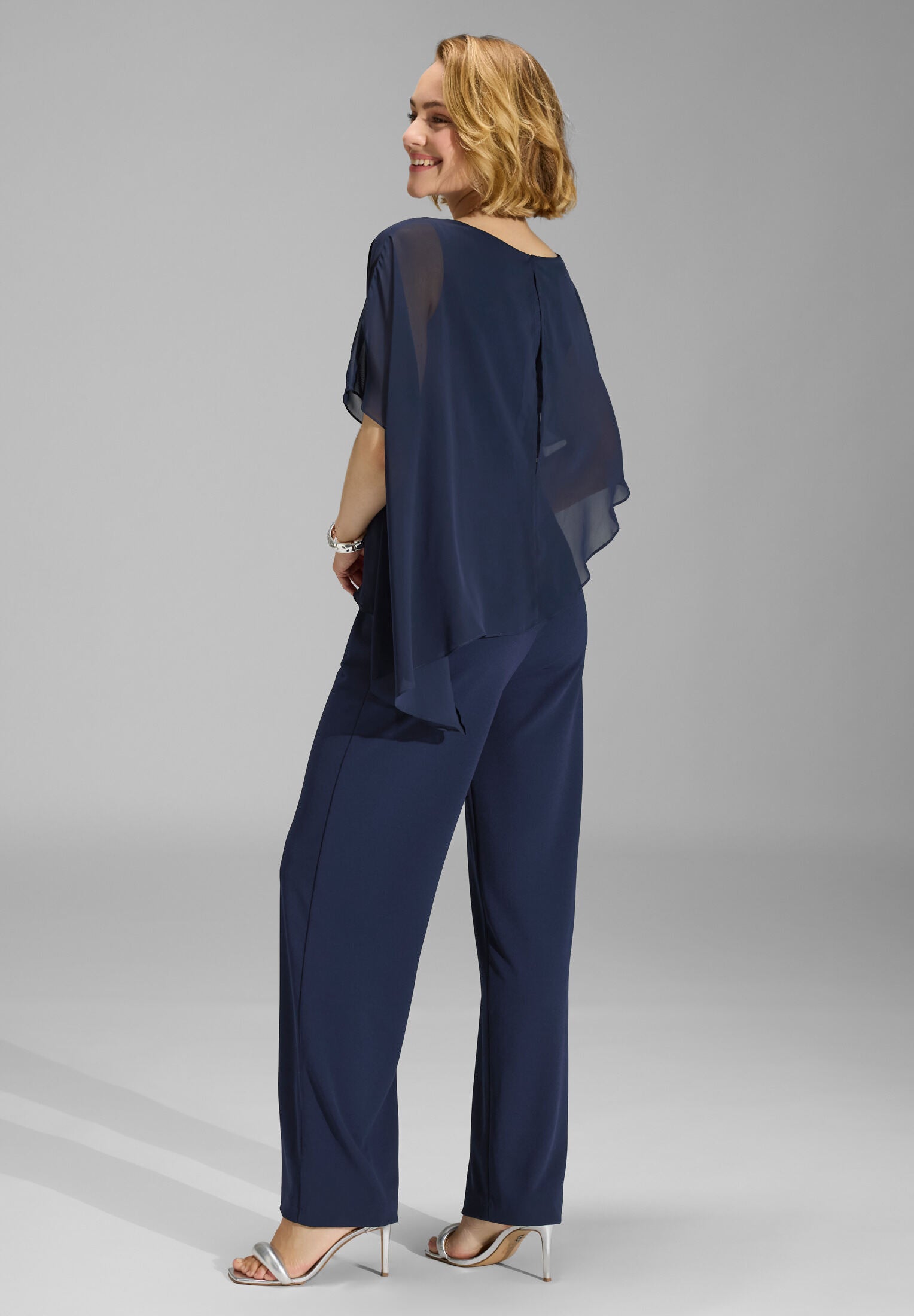 Jumpsuit aus Crepe Jersey mit Chiffon Überwurf