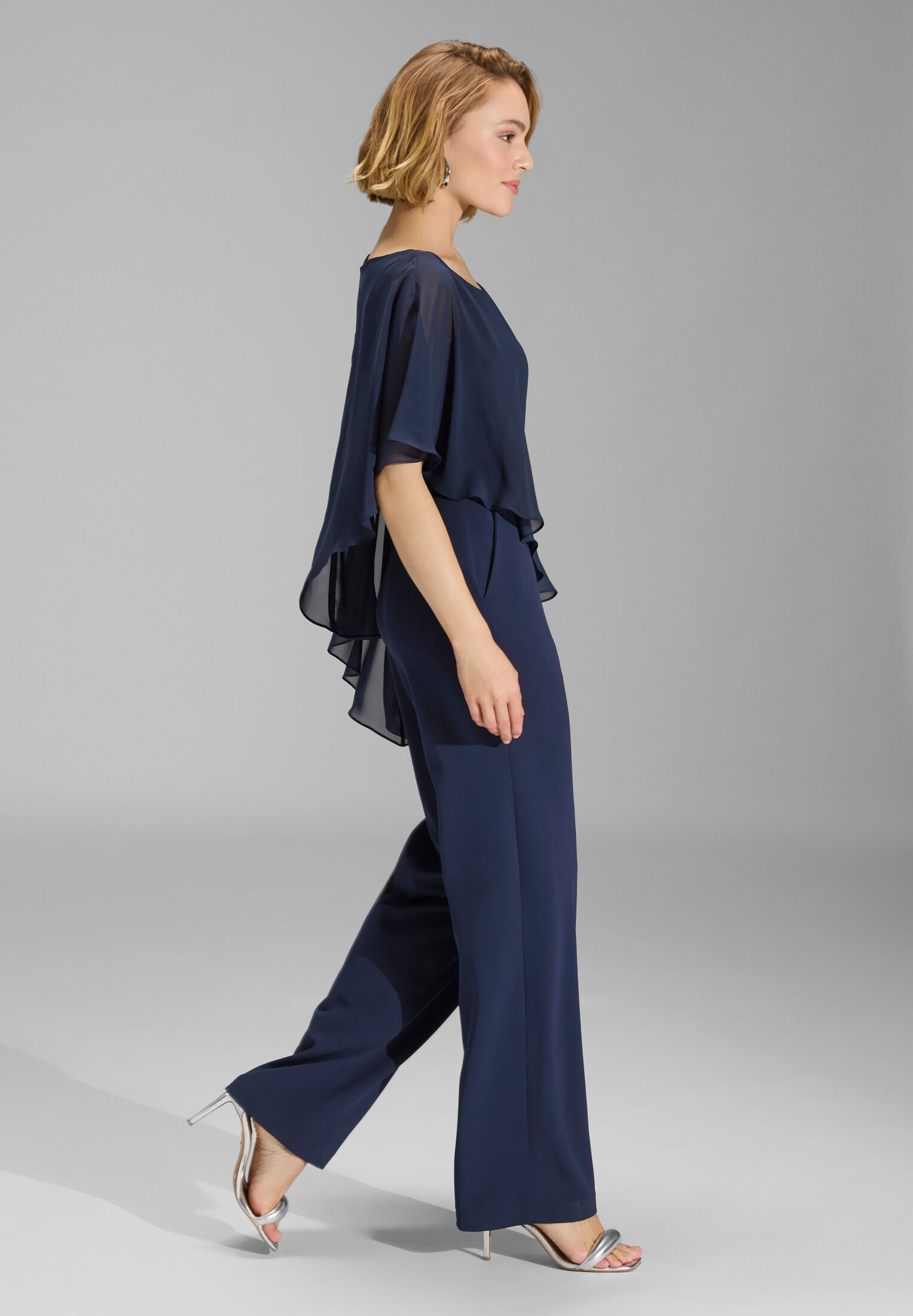Jumpsuit aus Crepe Jersey mit Chiffon Überwurf